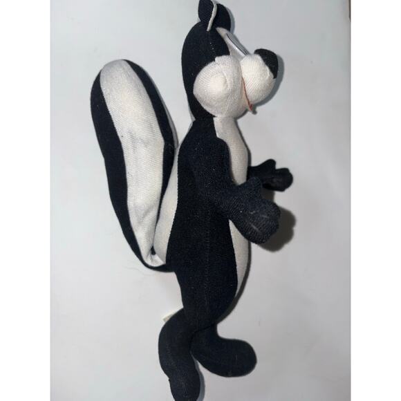 Vintage 1997 Warner bros looney tunes Astroworld plush PePe Le Pew 10” - Picture 3 of 7